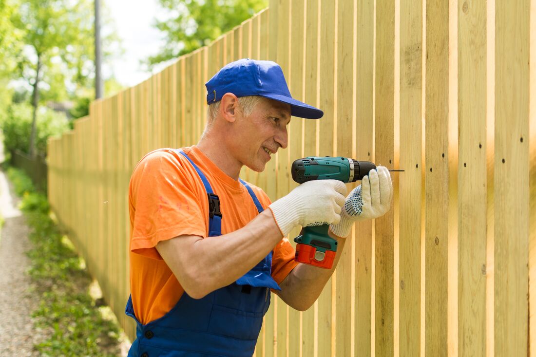 An image of Fence Contractor in Oldham ENG
